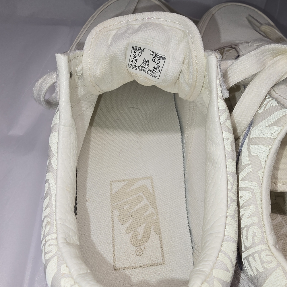 LAST CHANCE! Vans Old Skool Reflective Logo Platform Sneakers Wm 6.5 - Picture 9 of 16